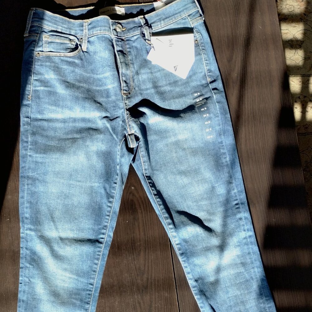 Gap 1969 Sculpt True Skinny 30R- BRAND NEW